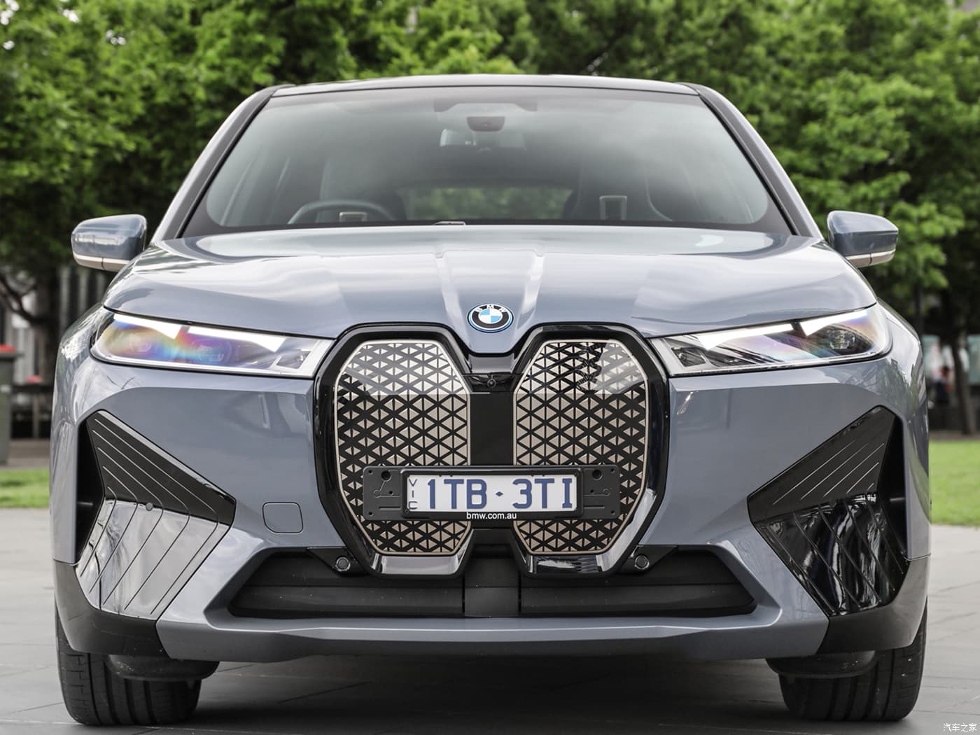 Обзор электромобиля BMW iX