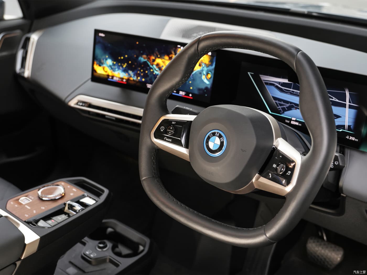 Обзор электромобиля BMW iX