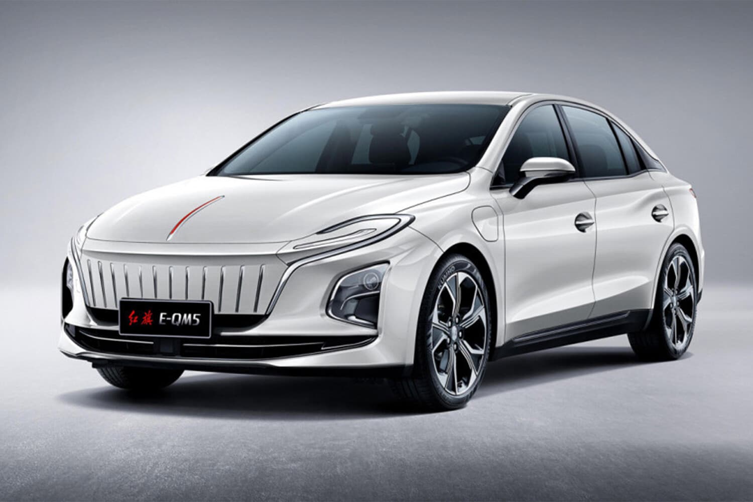 Обзор электромобиля Hongqi E-QM5
