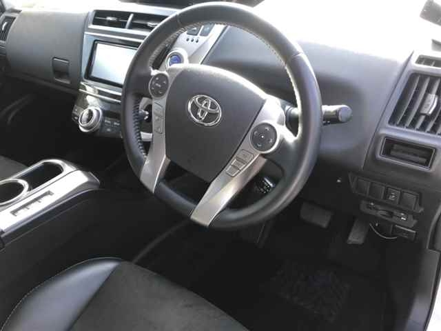 Toyota Prius Alpha G