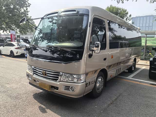 Toyota Coaster 2019 — фото 1