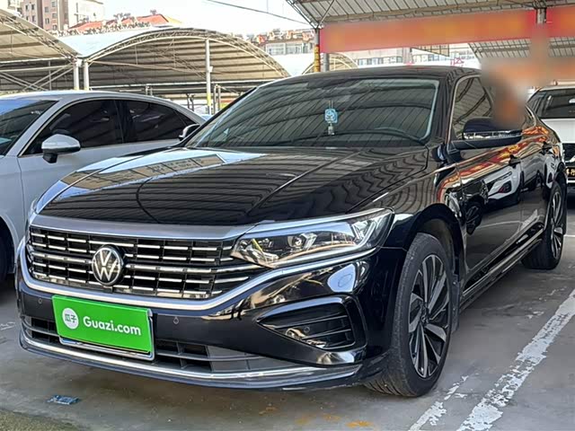 Volkswagen Passat 2023 — фото 1