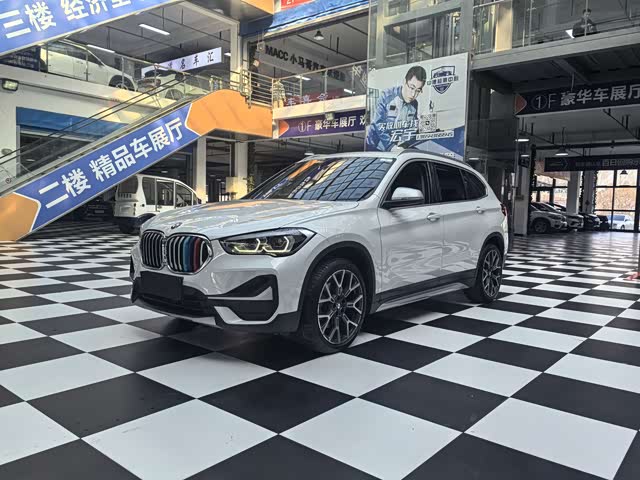 BMW BMW X1 2022 — фото 1