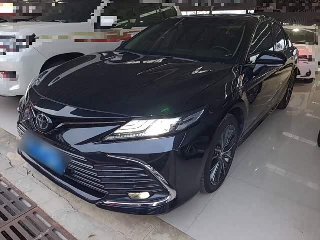 Toyota Camry 2021 — фото 1