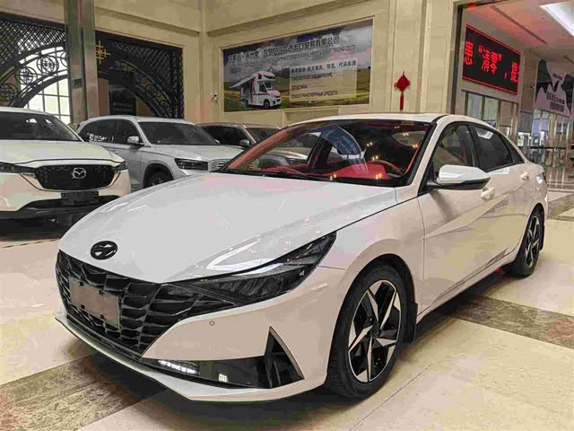 Hyundai Elantra 2022 — фото 1