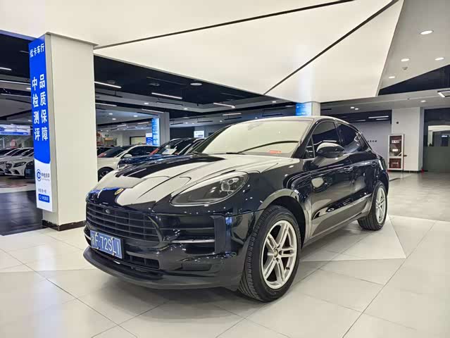 Porsche Macan 2018 — фото 1