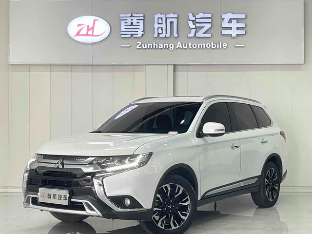 Mitsubishi Outlander 2020 — фото 1