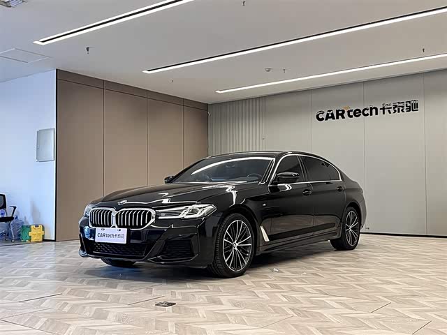 BMW 5 Series 2021 — фото 1