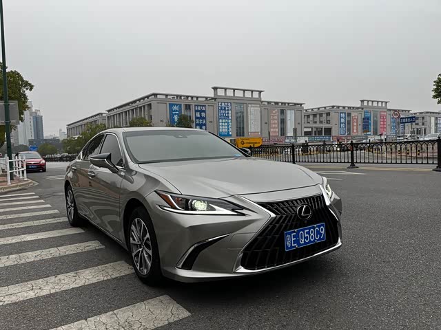 Lexus Lexus ES 2022 — фото 1