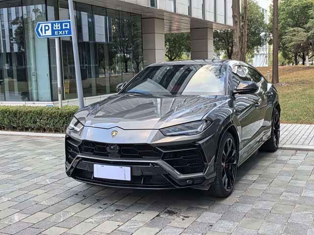 Lamborghini Urus 2021 — фото 1