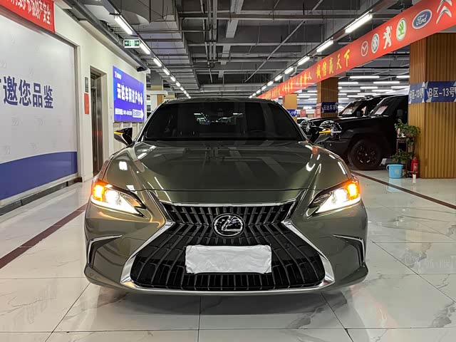 Lexus Lexus ES 2023 — фото 1