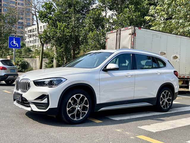 BMW BMW X1 2022 — фото 1