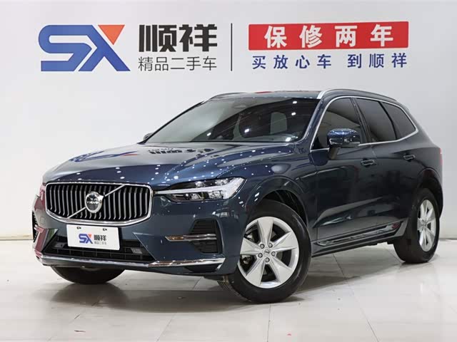 Volvo XC60 2022 — фото 1