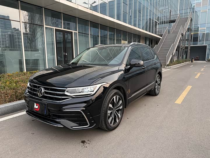 Volkswagen Tiguan L 2025 — фото 1