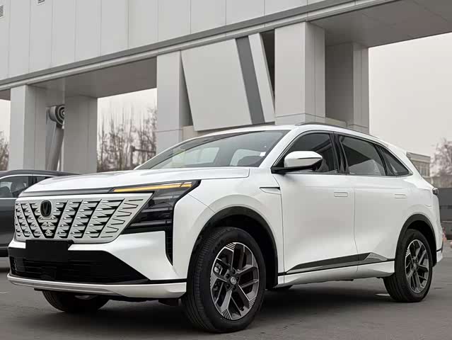 Changan Changan CS75 PLUS 2025 — фото 1
