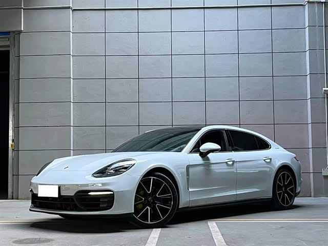 Porsche Panamera 2021 — фото 1