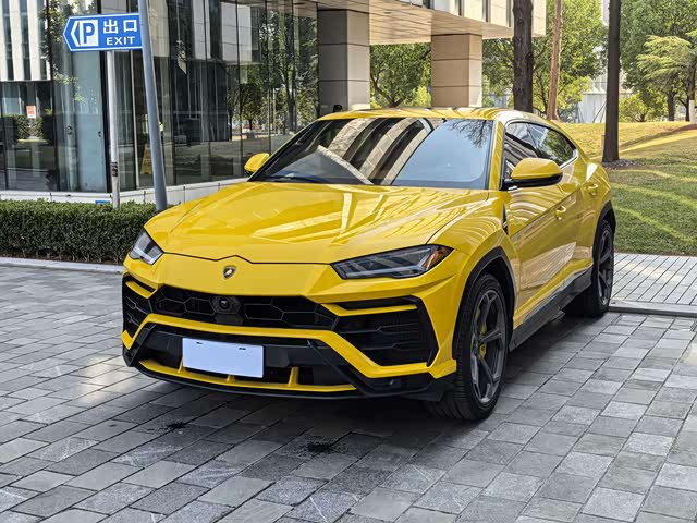 Lamborghini Urus 2021 — фото 1