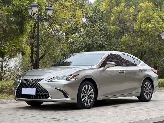 Lexus Lexus ES 2023 — фото 1