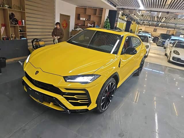 Lamborghini Urus 2018 — фото 1