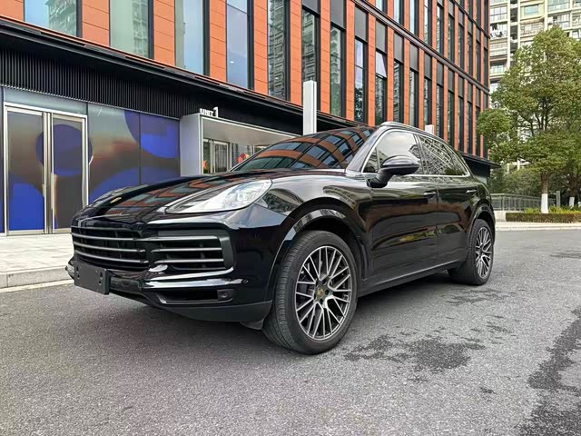 Porsche Cayenne 2022 — фото 1