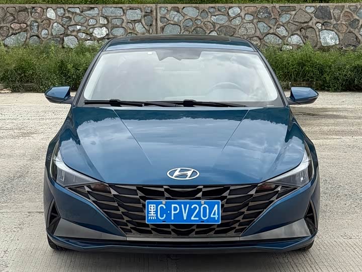Hyundai Elantra 2022 — фото 1