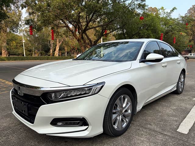 Honda Accord 2018 — фото 1