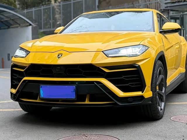 Lamborghini Urus 2021 — фото 1