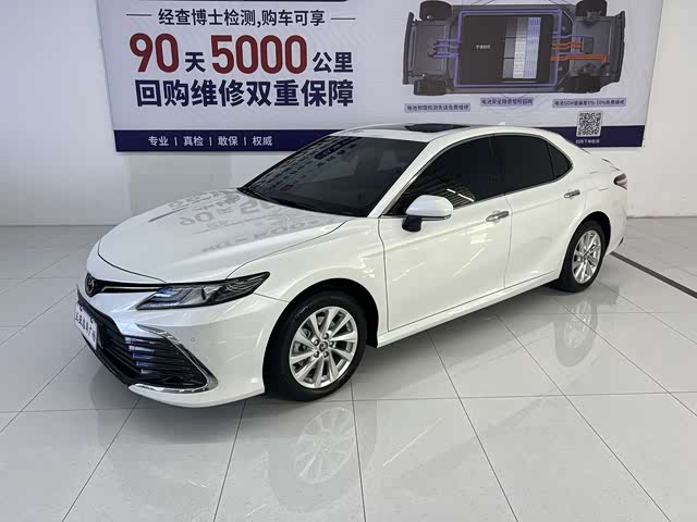 Toyota Camry 2021 — фото 1
