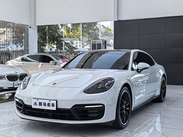 Porsche Panamera 2023 — фото 1
