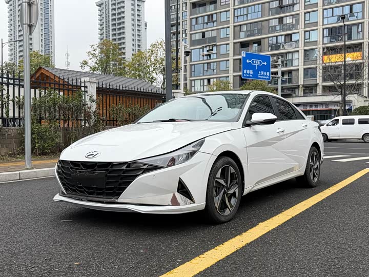 Hyundai Elantra 2022 — фото 1