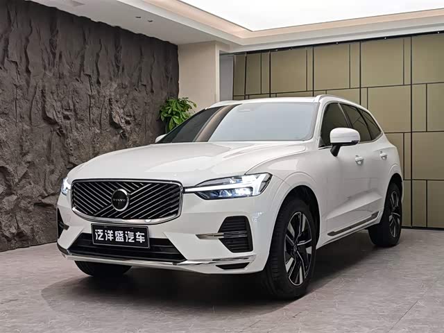 Volvo Volvo XC60 2025 — фото 1