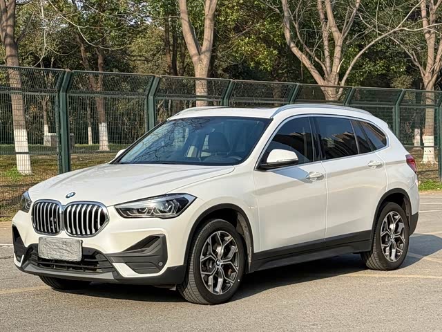 BMW BMW X1 2022 — фото 1