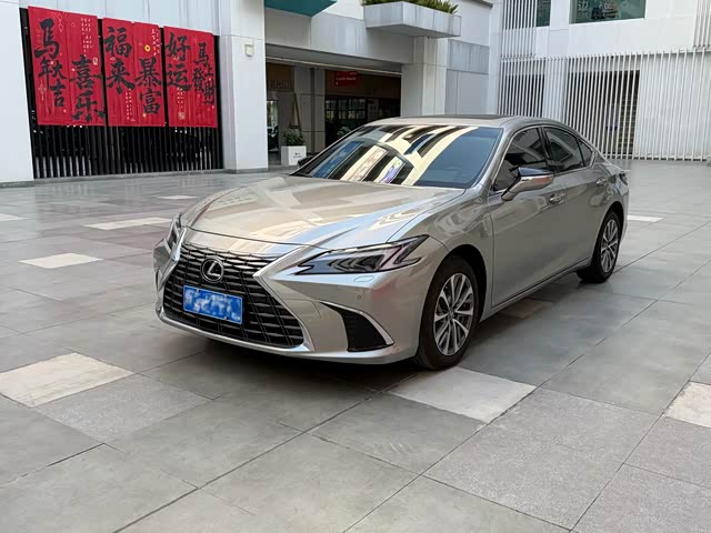 Lexus Lexus ES 2025 — фото 1