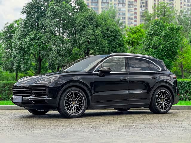 Porsche Cayenne 2023 — фото 1