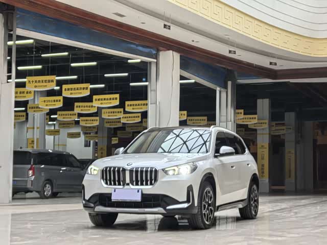 BMW BMW X1 2023 — фото 1