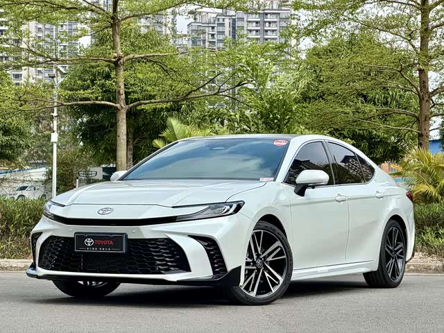 Toyota Camry 2026 — фото 1