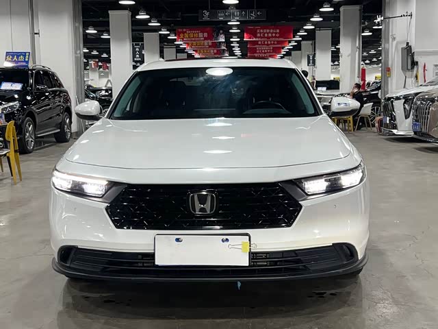 Honda Accord 2023 — фото 1