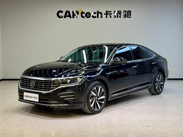 Volkswagen Passat 2025 — фото 1
