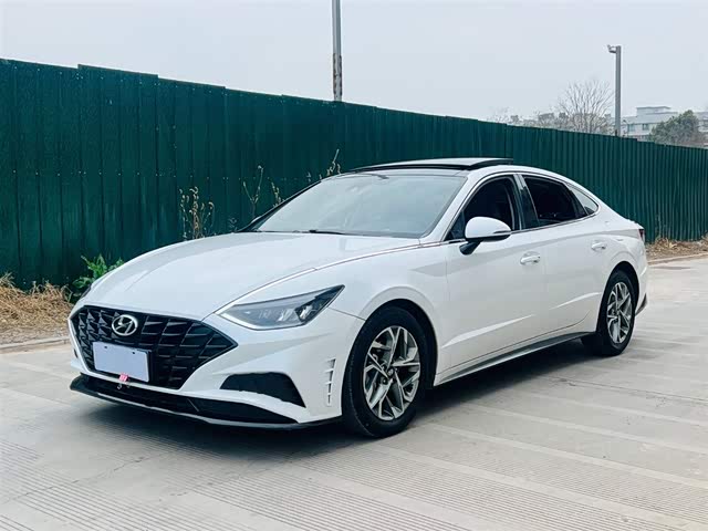 Hyundai Sonata 2022 — фото 1