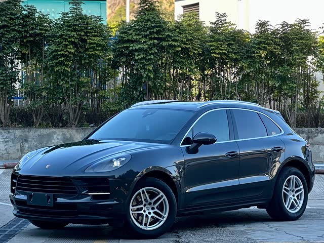 Porsche Macan 2018 — фото 1
