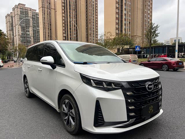 GAC Trumpchi Trumpchi M6 2023 — фото 1