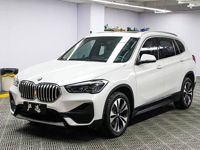 BMW BMW X1 2022 — фото 1
