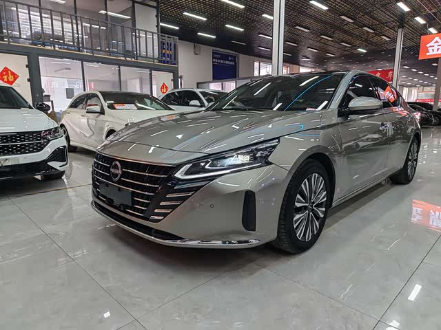 Nissan Teana 2022 — фото 1