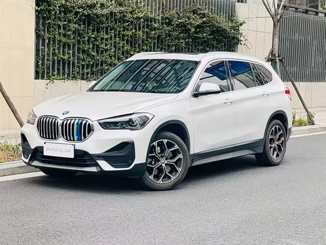 BMW BMW X1 2022 — фото 1