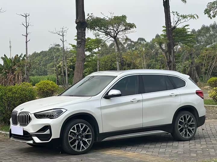 BMW BMW X1 2022 — фото 1