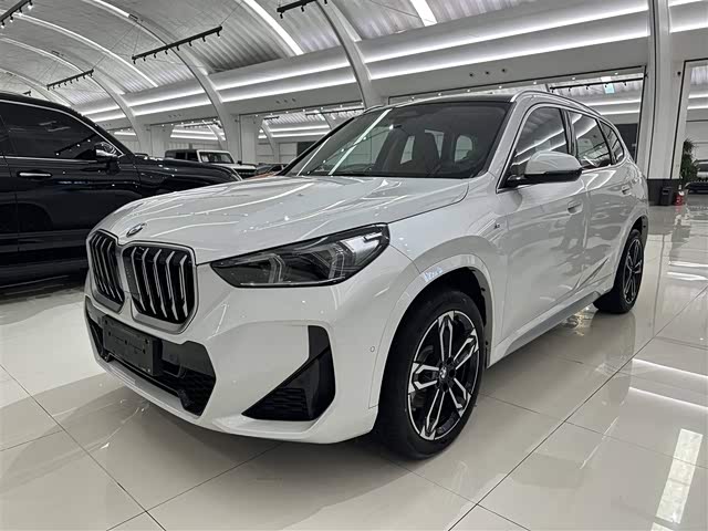 BMW BMW X1 2023 — фото 1