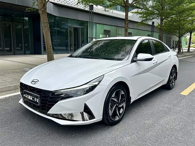 Hyundai Elantra 2021 — фото 1
