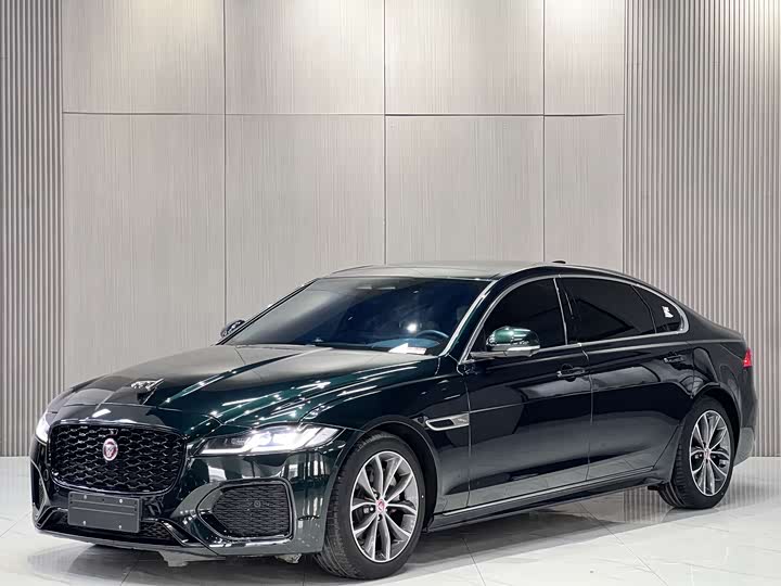Jaguar XFL 2022 — фото 1