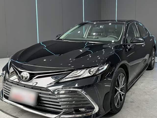 Toyota Camry 2021 — фото 1