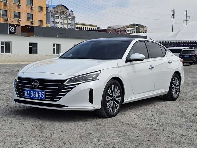 Nissan Teana 2022 — фото 1